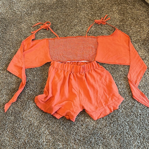 !NEVER WORN!Women’s Size Small Romper - Picture 3 of 7